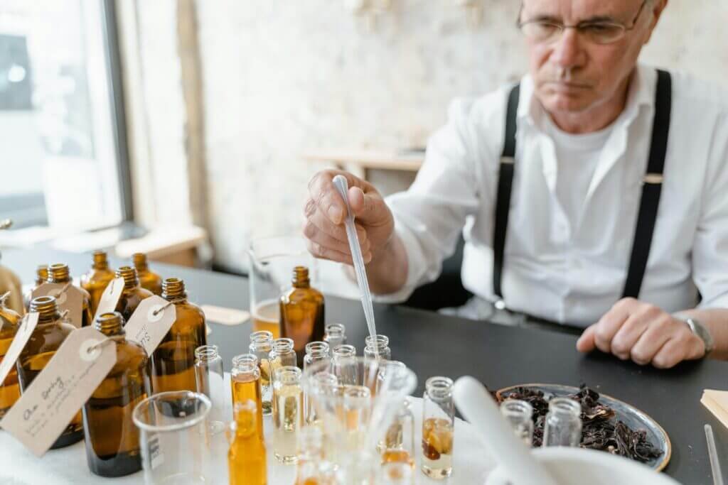 how to blend essential oils for soap making